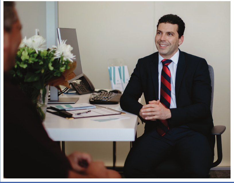 Dr Marius van Rijnsoever in consultation
